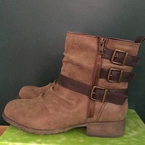 Hot Tomato Tiff Buckle Boot Size 8.5